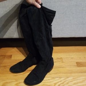 Like new strerchy black knee boots